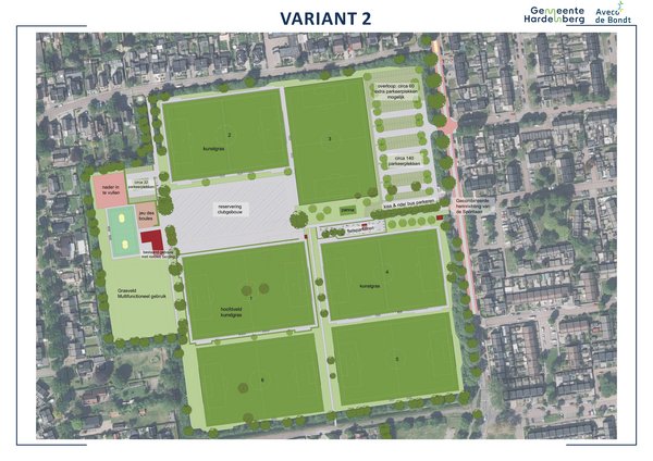 Bij variant 2 veranderen de volgende dingen: het hoofdveld draait een kwart en gaat een stukje omhoog, zodat daaronder plek is voor veld 6. Het trainingsveld wordt parkeerplek. Veld 3 draait een kwart, zodat er ruimte komt voor het clubgebouw.